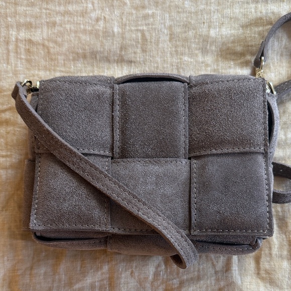 Viola Castellani Handbags - Viola Castellani Made in Italy woven leather cassette crossbody